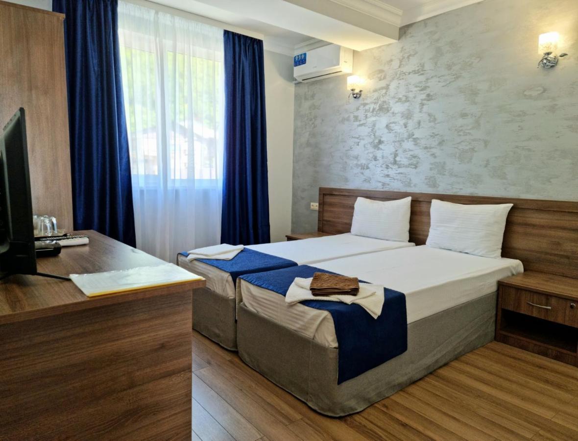 Nobi Guest House Gagra Bagian luar foto