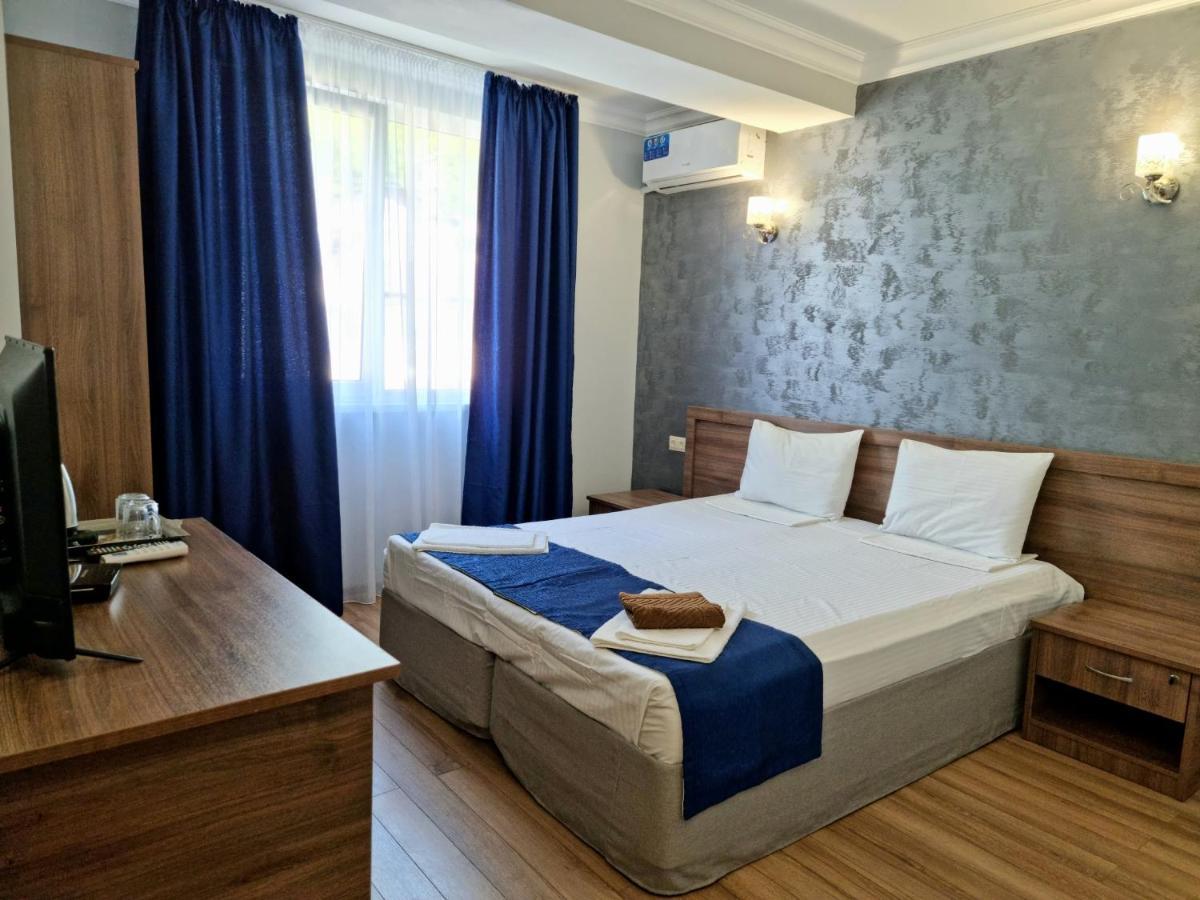 Nobi Guest House Gagra Bagian luar foto