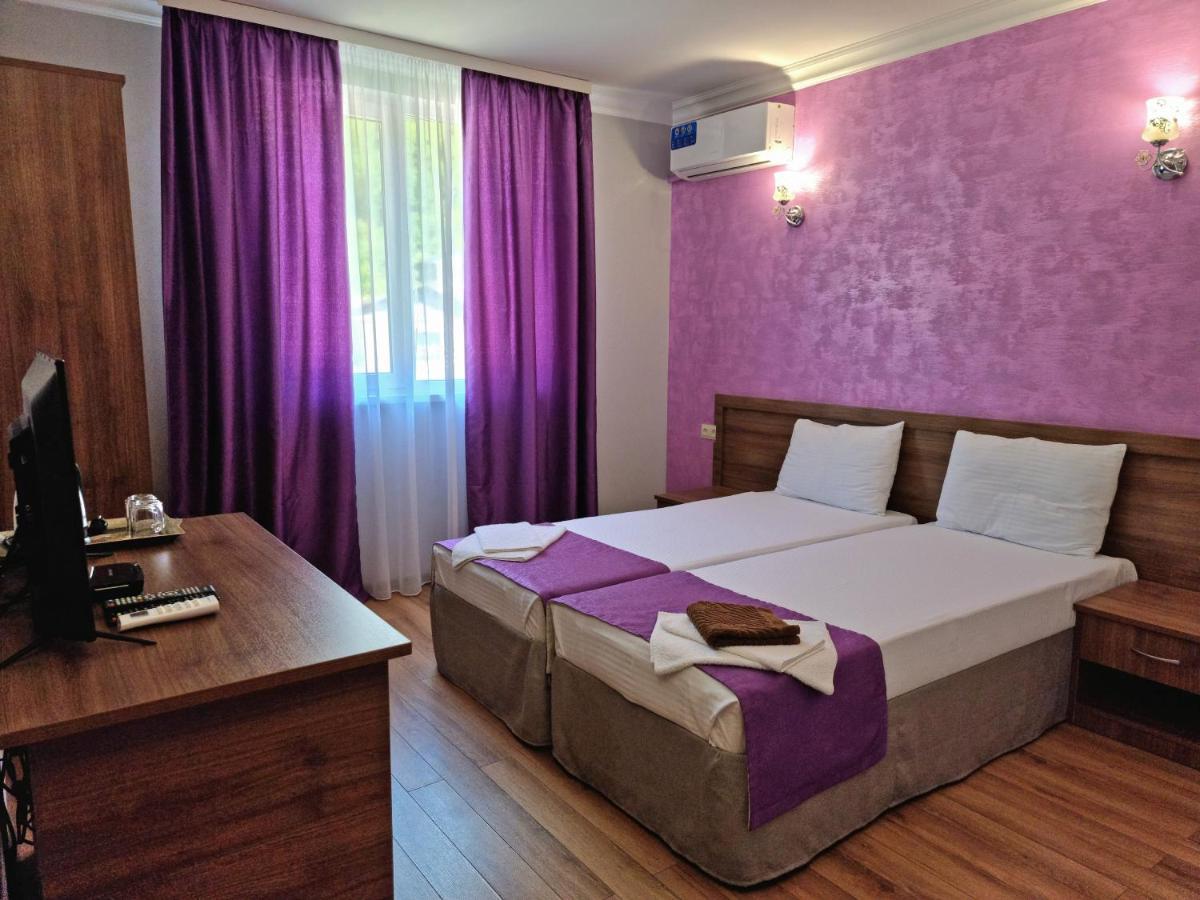 Nobi Guest House Gagra Bagian luar foto