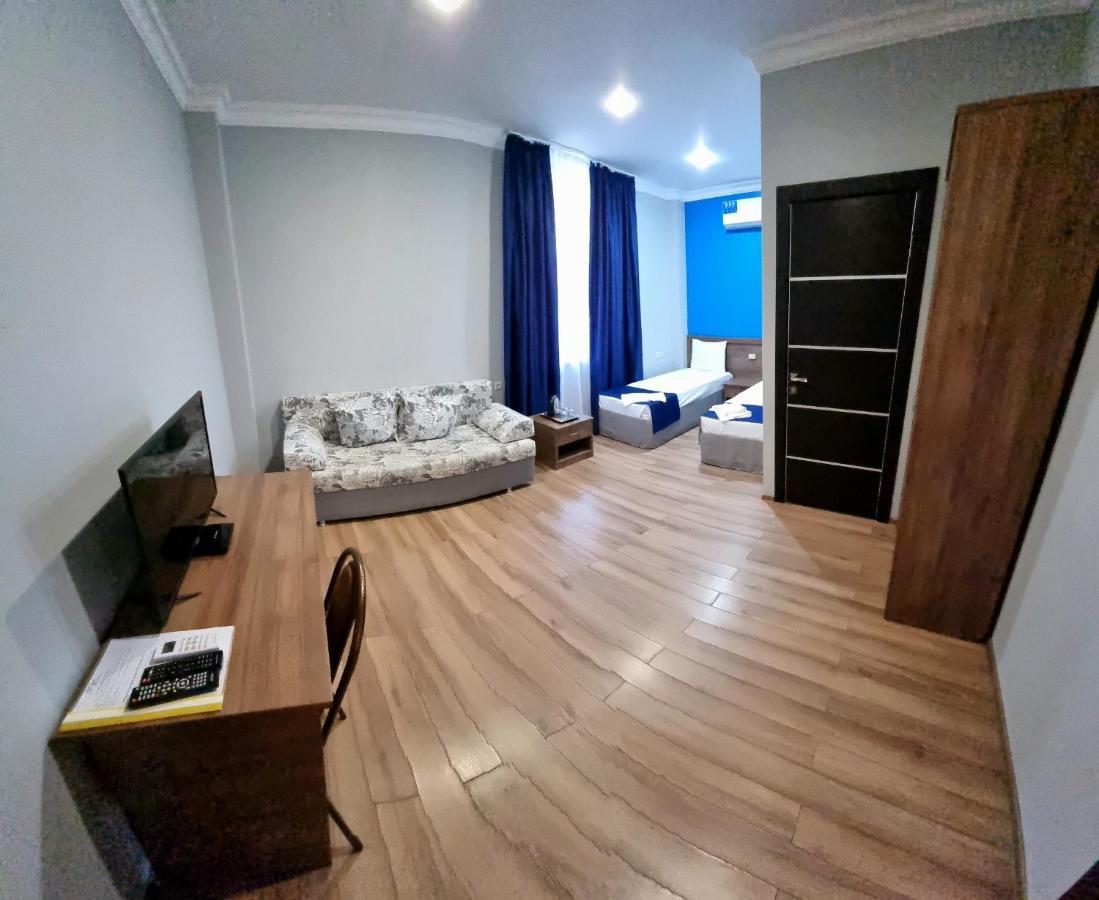 Nobi Guest House Gagra Bagian luar foto