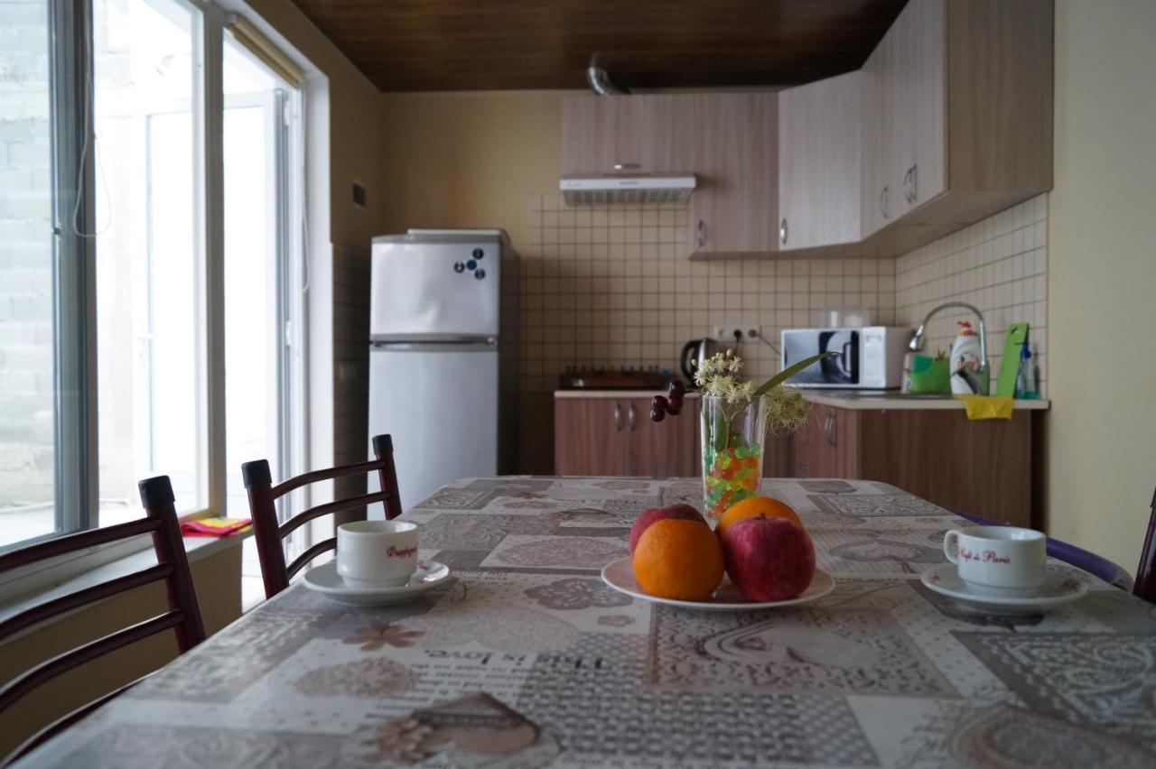 Nobi Guest House Gagra Bagian luar foto